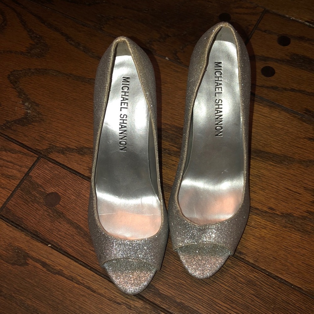 Michael Shannon silver glittery heels size 5 1/2